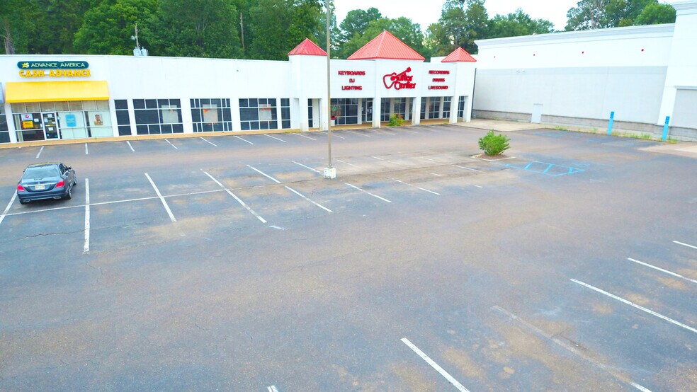 More Photos Of 1189 E County Line Rd, Jackson Unknown For Lease