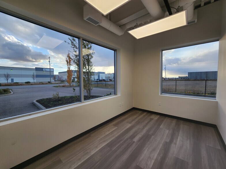 More Photos Of 3902 65A Ave, Leduc Unknown For Lease