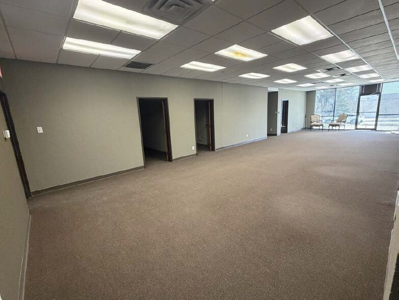 More Photos Of 1930 Alpha Dr, Rockwall Showroom For Lease