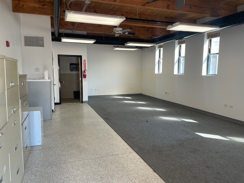 More Photos Of 268 Mill Ave, Hampshire Flex For Lease