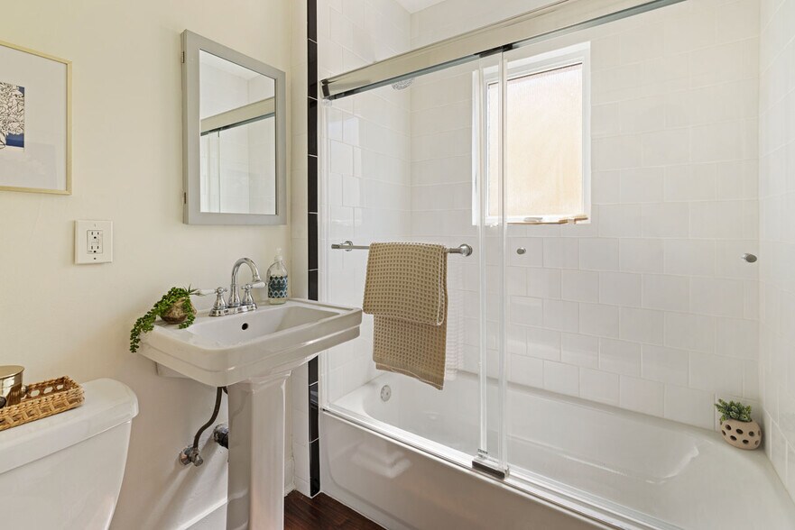 More Photos Of 1560 Morton Ave, Los Angeles Multifamily For Sale