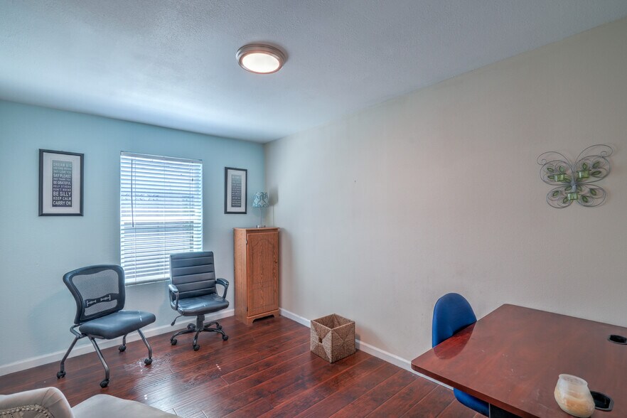 More Photos Of 211 W Atlantic Ave, Henderson Office For Sale
