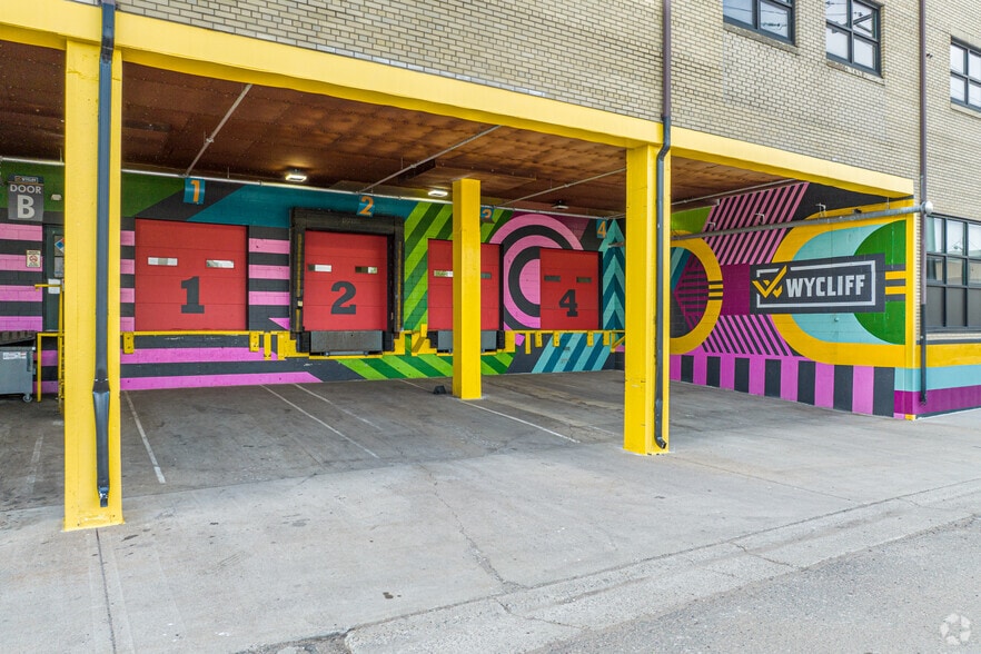 More Photos Of 2327 Wycliff St, Saint Paul Manufacturing For Lease