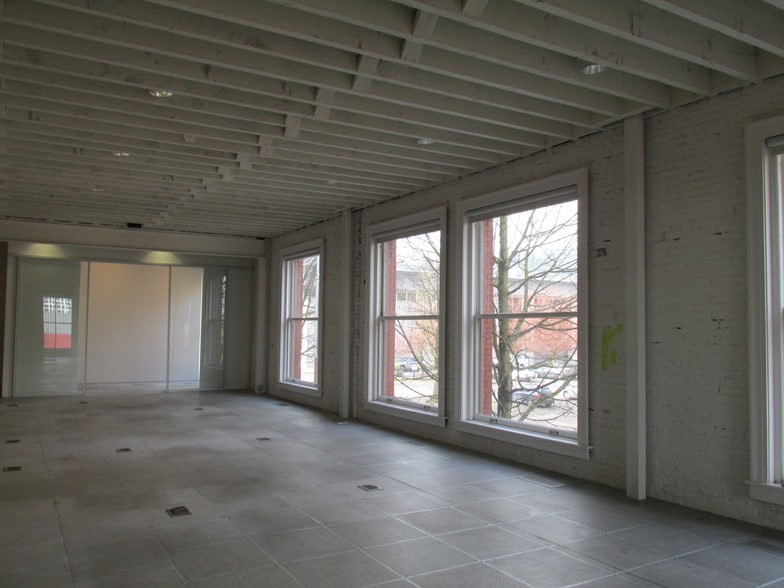 More Photos Of 1532 SW Morrison St, Portland Office For Lease