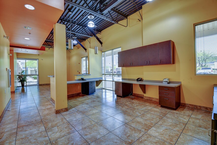 More Photos Of 15288 W Brookside Ln, Surprise Office For Lease