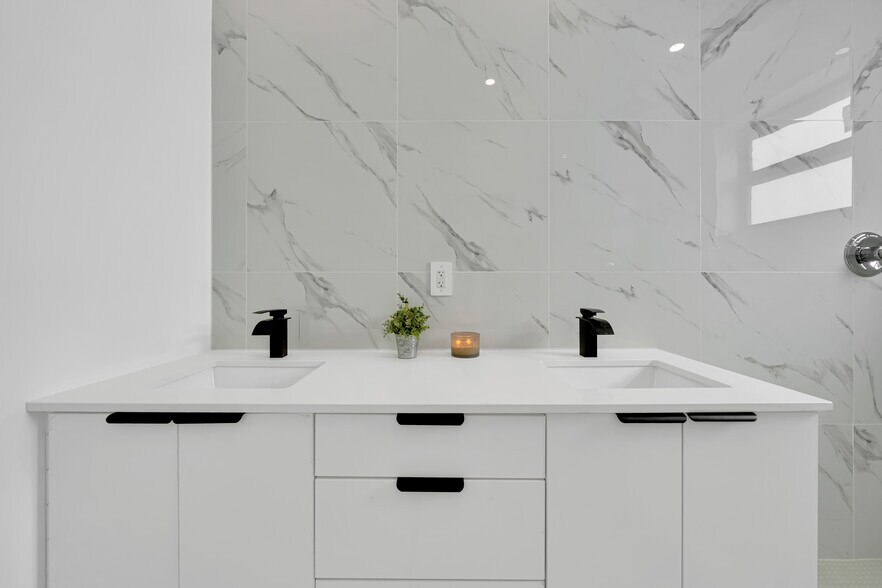 More Photos Of 1370 SW 5th St, Miami Apartments For Sale