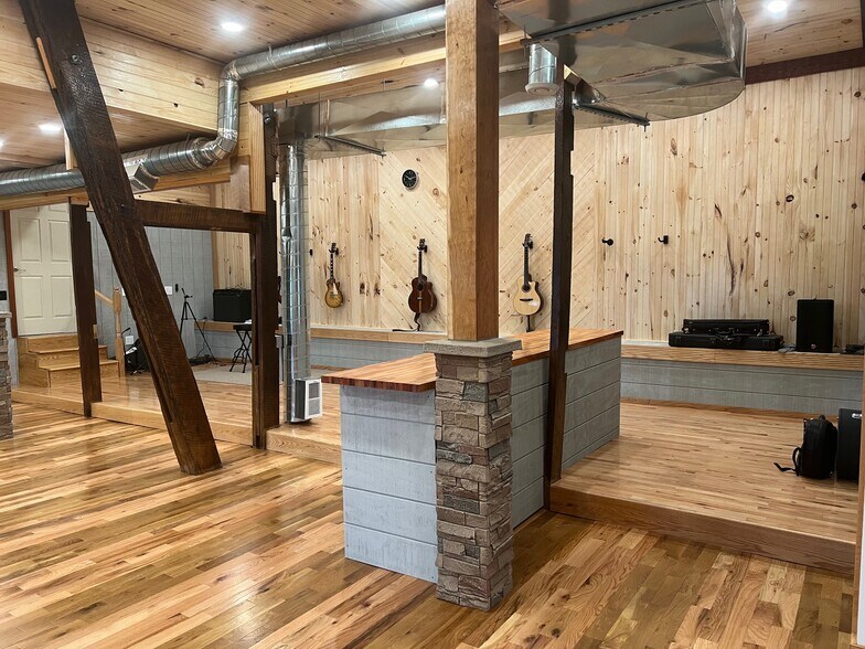 More Photos Of 5984 W South Range Rd, Salem Service For Sale