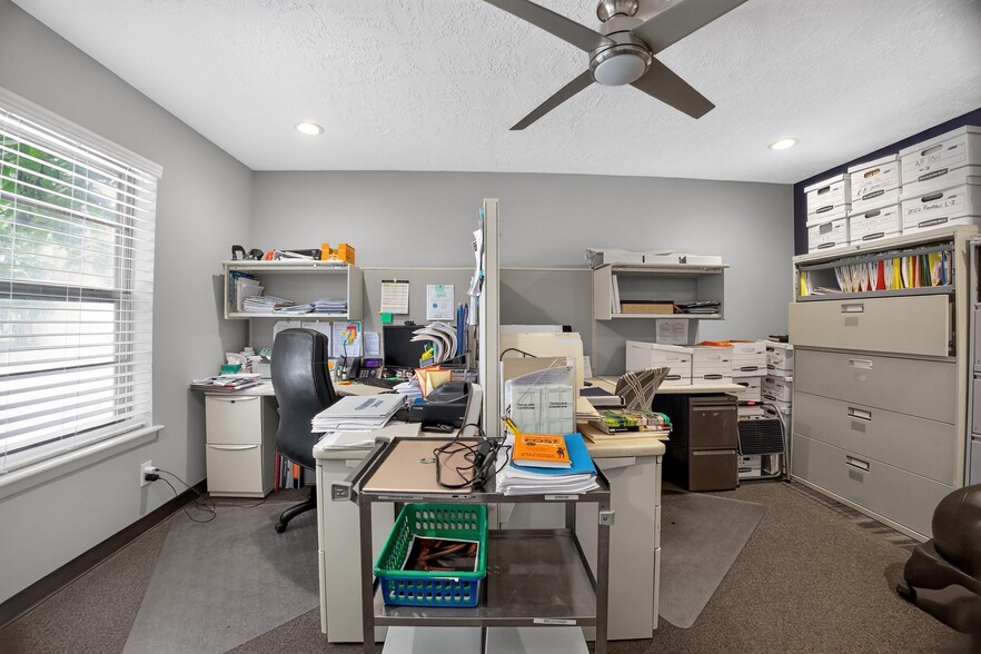 More Photos Of 9326 Kay Ln, Houston Office Residential For Sale