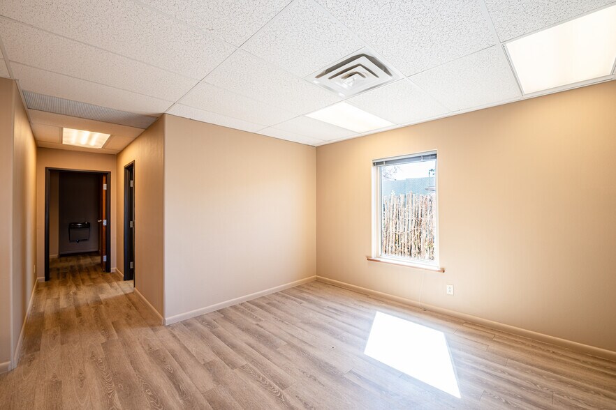 More Photos Of 1313 S Saint Francis Dr, Santa Fe Healthcare For Lease