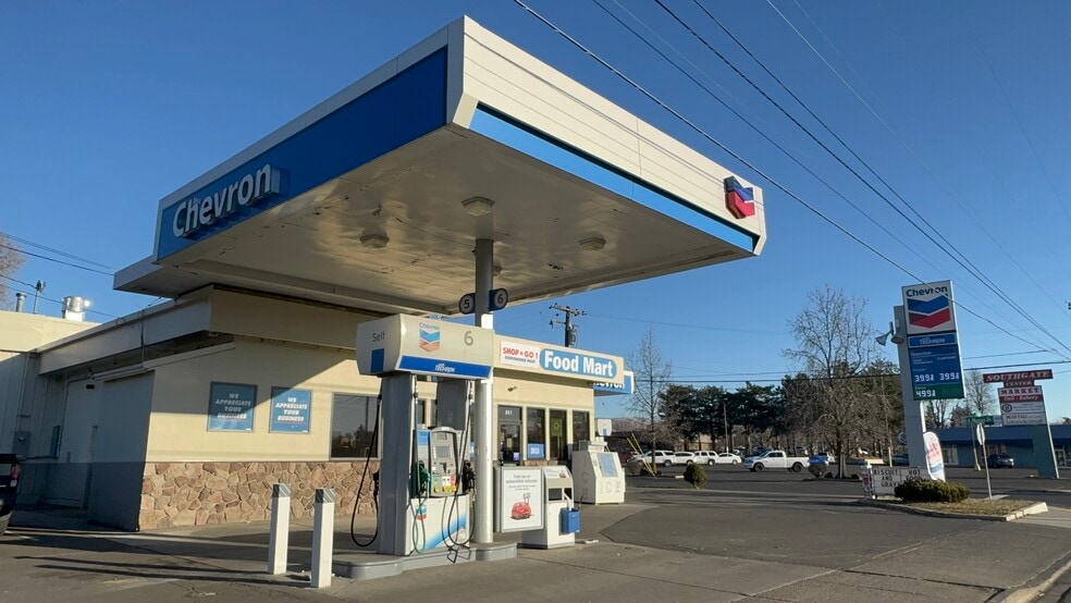 More Photos Of 857 S 2nd Ave, Walla Walla Service Station For Sale