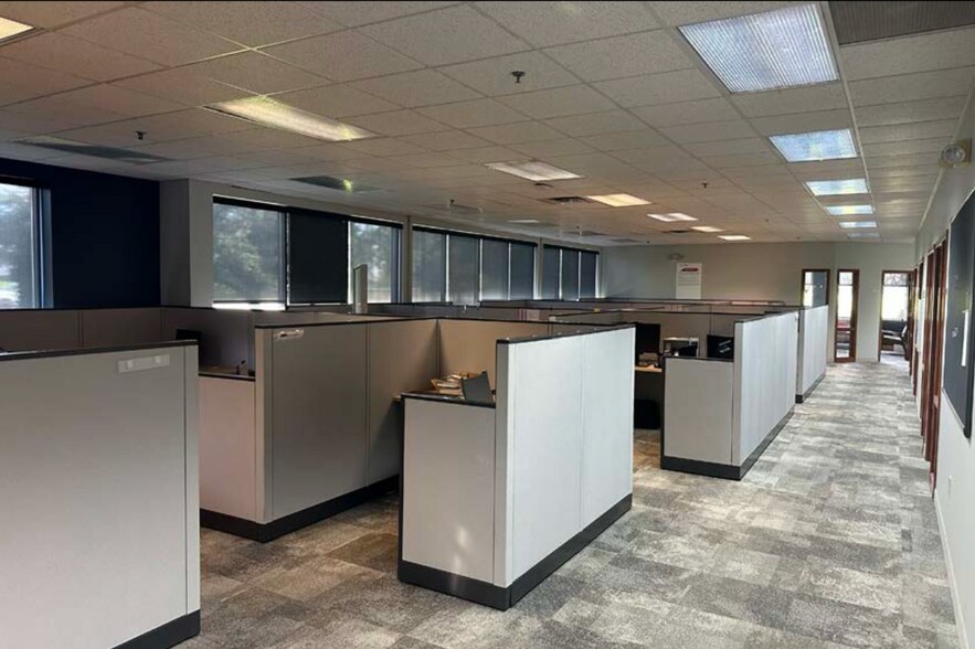 More Photos Of 6037 Commerce Ct, Mason Warehouse For Sale