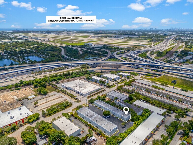 More Photos Of 2937 Ravenswood Rd, Fort Lauderdale Self Storage For Sale