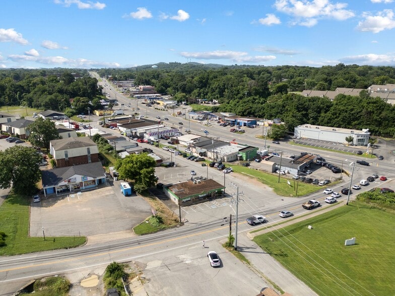 More Photos Of 395 Haywood Ln, Nashville Freestanding For Sale