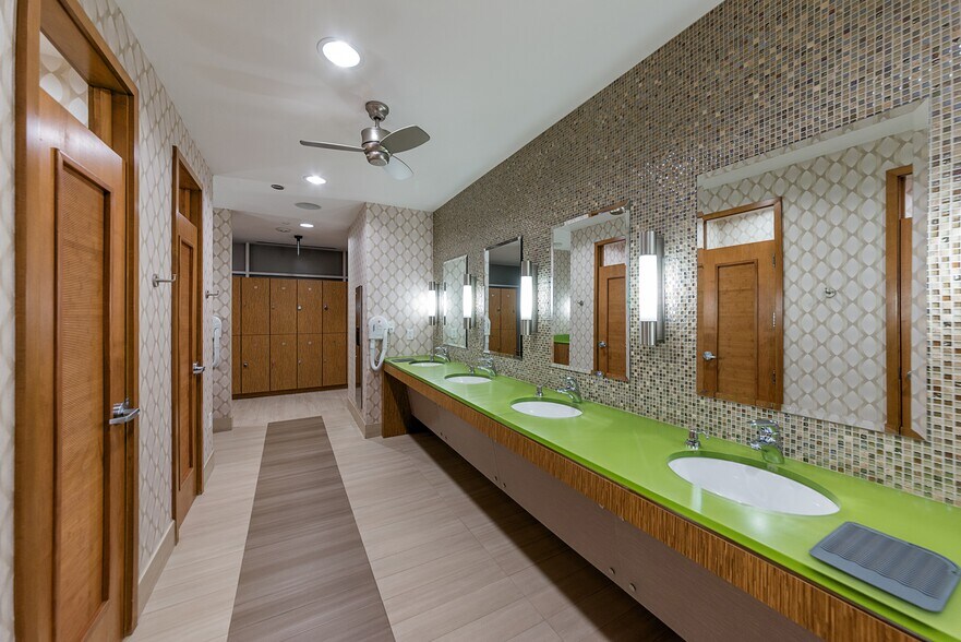 More Photos Of 14951 N Dallas Pky, Dallas Office For Lease