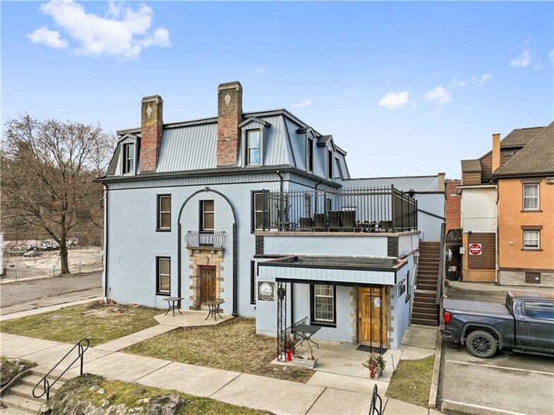 More Photos Of 85 1st St, Leechburg Restaurant For Sale