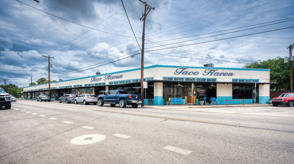 More Photos Of 1012-1032 S Presa St, San Antonio Unknown For Lease