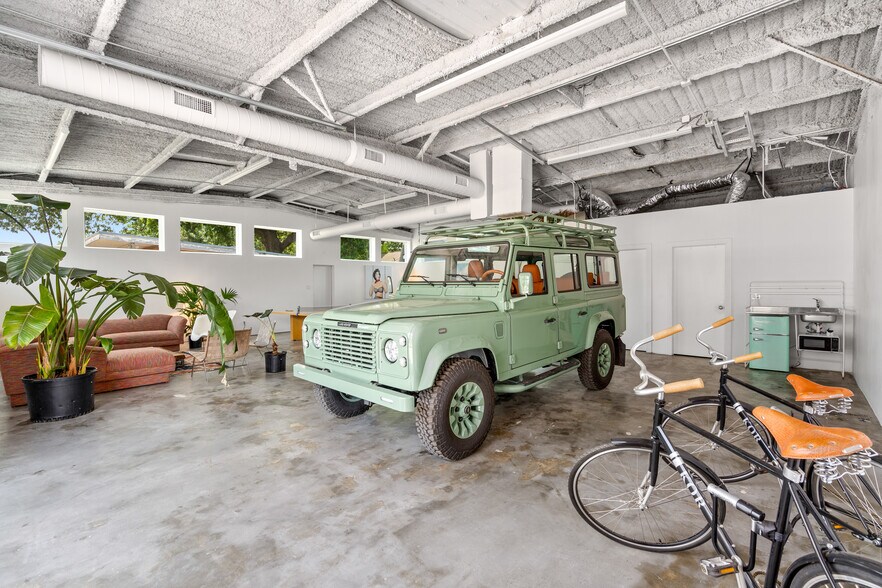 More Photos Of 3902 McKinney St, Houston Warehouse For Lease