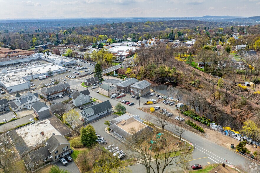 More Photos Of 21 Paterson, Midland Park General Retail For Sale
