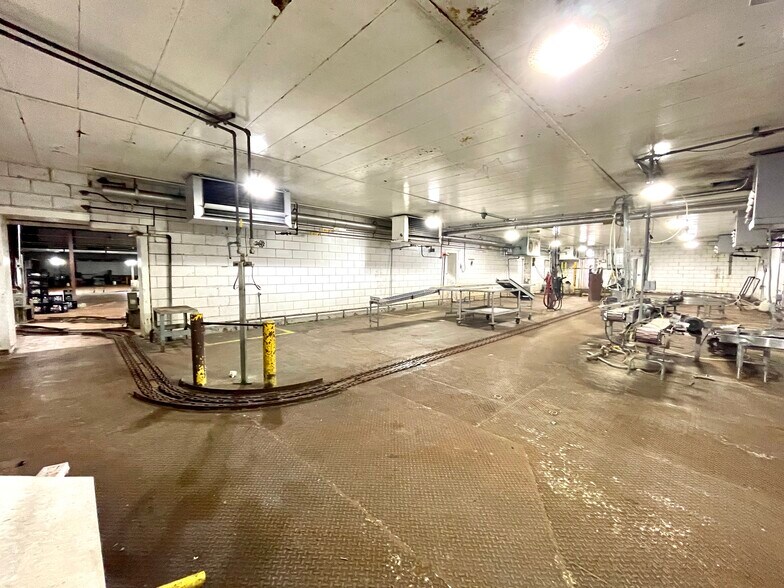 More Photos Of 2004 N University St, Peoria Industrial For Sale