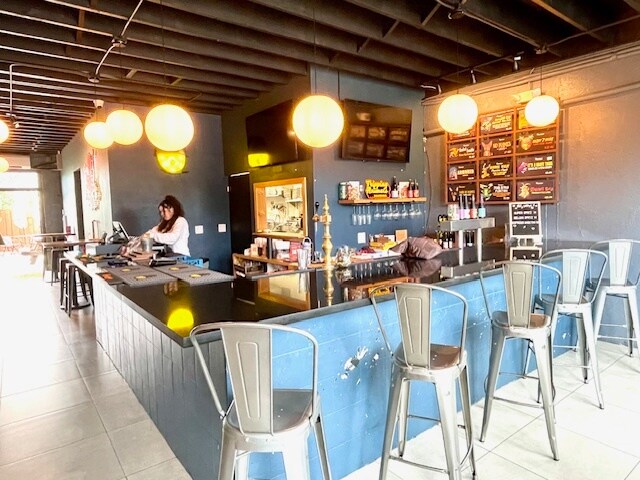 More Photos Of , Oakland Park General Retail For Sale