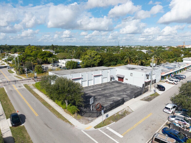Primary Photo Of 390 SE 2nd Ave, Delray Beach Warehouse For Sale