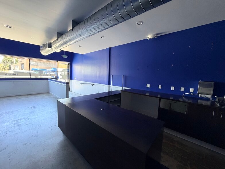 More Photos Of 8912-8918 W Pico Blvd, Los Angeles Storefront For Lease
