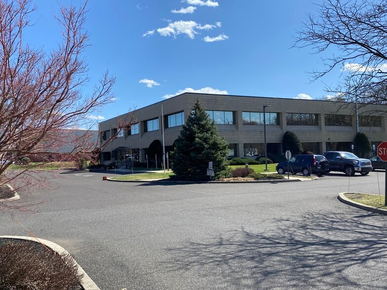 More Photos Of 2800 Crystal Dr, Hatfield Warehouse For Lease