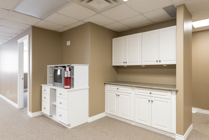 More Photos Of 380 Mackenzie Blvd, Fort McMurray Warehouse For Lease