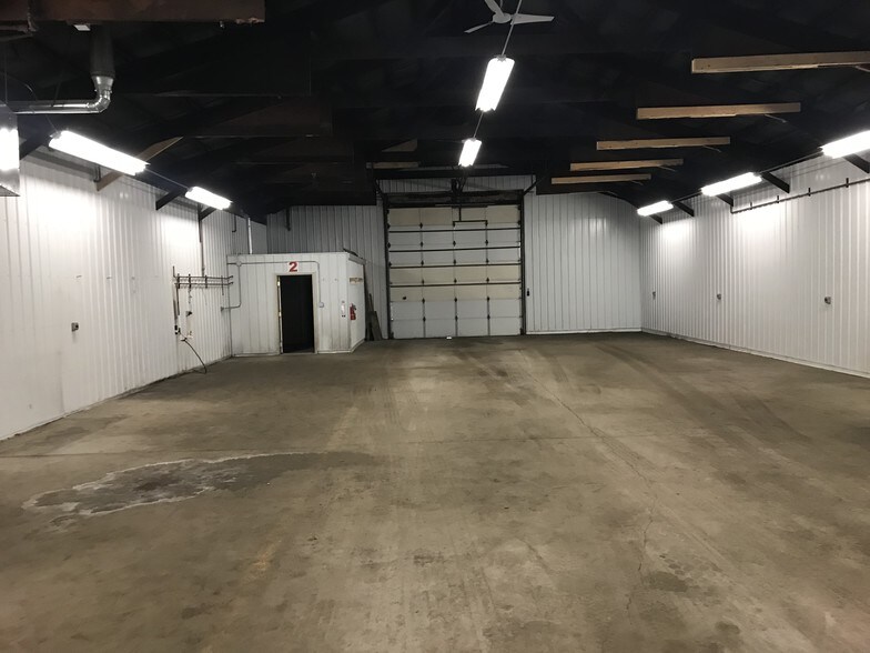More Photos Of 2345 Summer St, Hammond Service For Lease