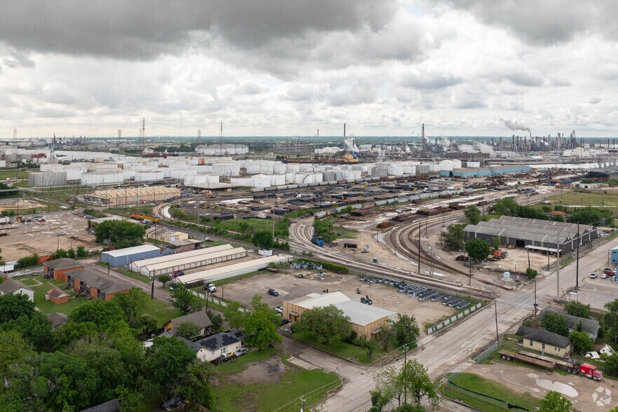 More Photos Of 1812 Avenue J, Galena Park Warehouse For Lease