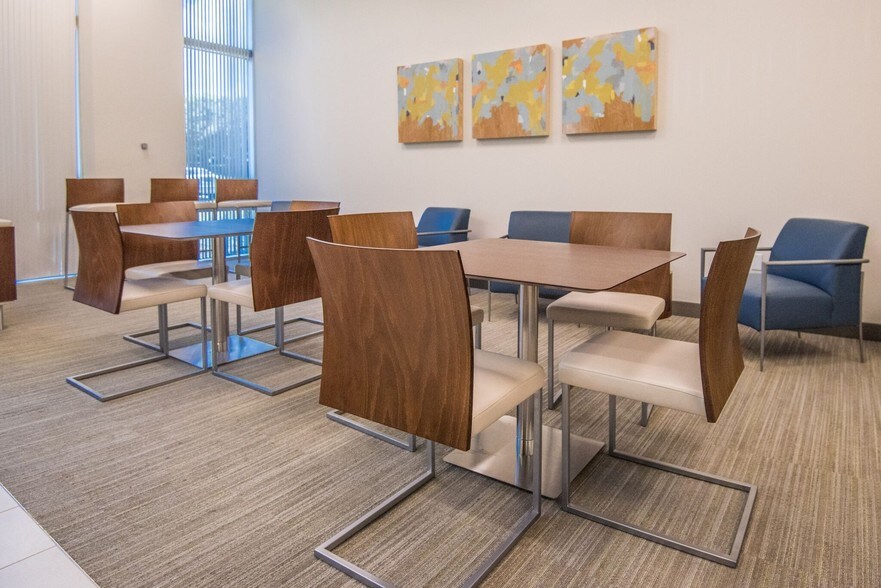 More Photos Of 122 W John Carpenter Fwy, Irving Coworking Space