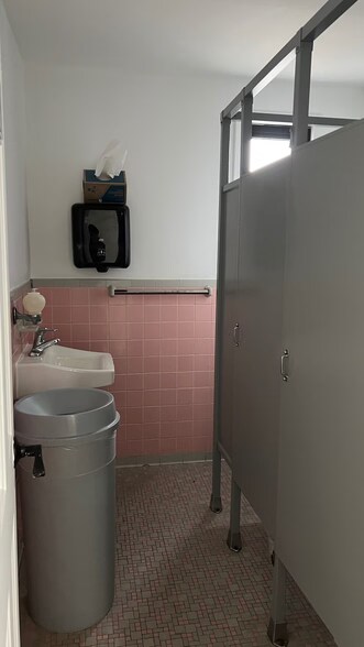 More Photos Of 475 W Merrick Rd, Valley Stream Office For Lease