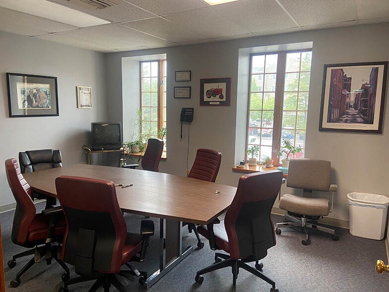 More Photos Of 903 E Ash St, Columbia Office For Sale