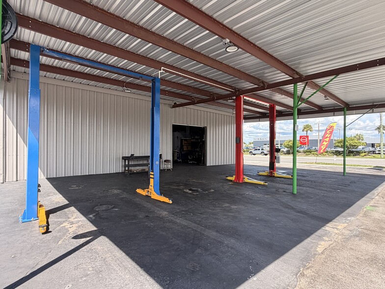 More Photos Of 5100 34th St N, Saint Petersburg Auto Repair For Sale
