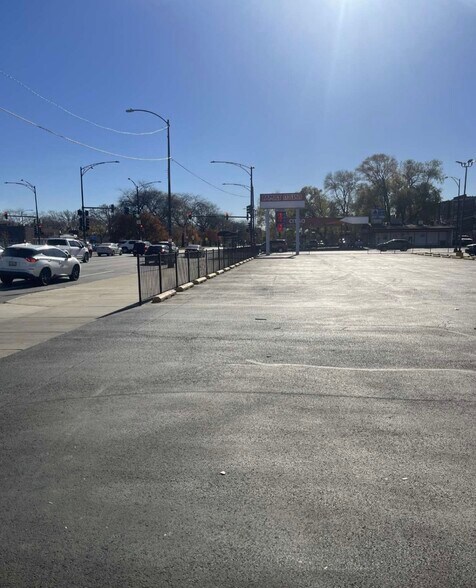 More Photos Of 8240 S Stony Island Ave, Chicago Supermarket For Lease