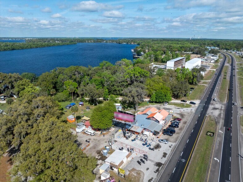 More Photos Of 337 S US Highway 17, East Palatka General Retail For Sale