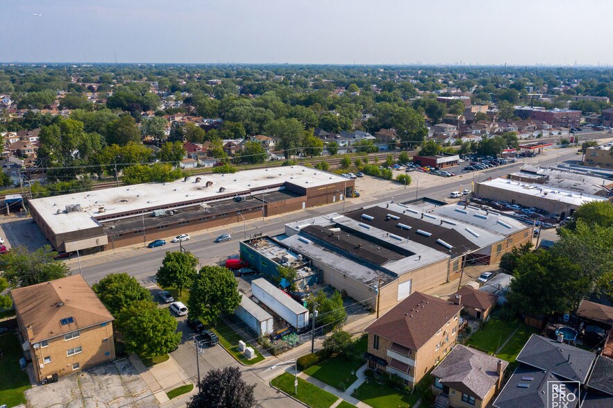 More Photos Of 7829-7839 W Grand Ave, Elmwood Park Warehouse For Lease