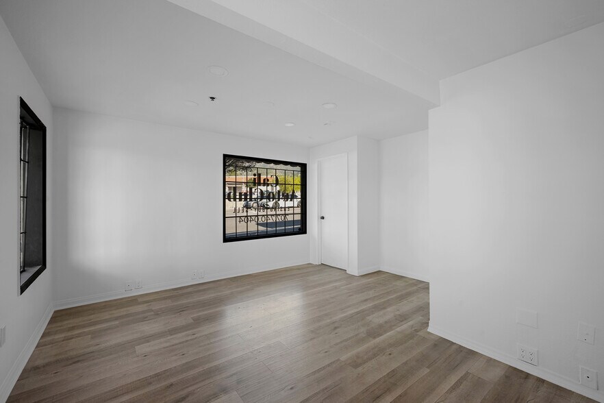 More Photos Of 7798 Foothill Blvd, Tujunga Freestanding For Sale