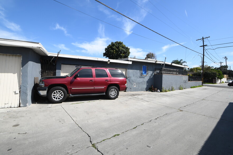 Primary Photo Of 19 E 69th St, Long Beach Multifamily For Sale