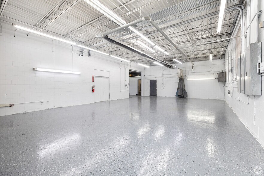 More Photos Of 5018 Euclid Rd, Virginia Beach Service For Lease