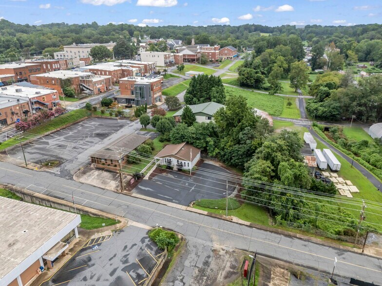 More Photos Of 147 E Court St, Rutherfordton Office Residential For Sale
