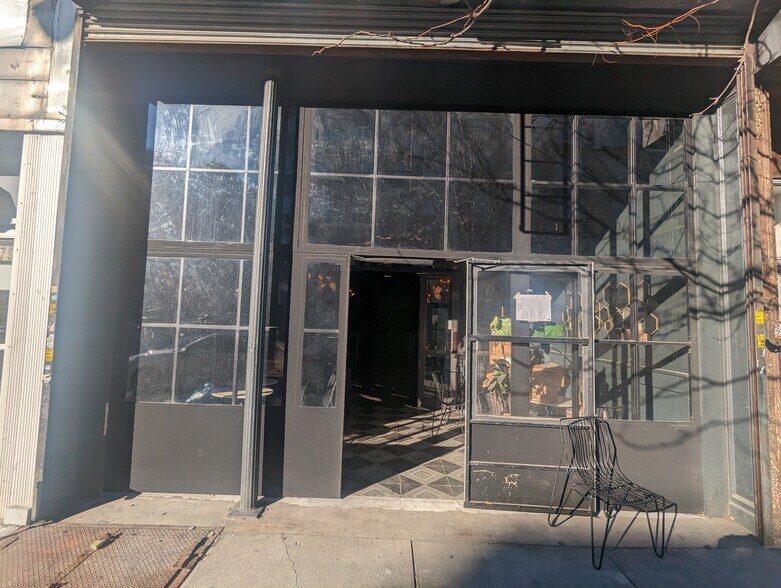 More Photos Of 581 Myrtle Ave, Brooklyn Restaurant For Lease