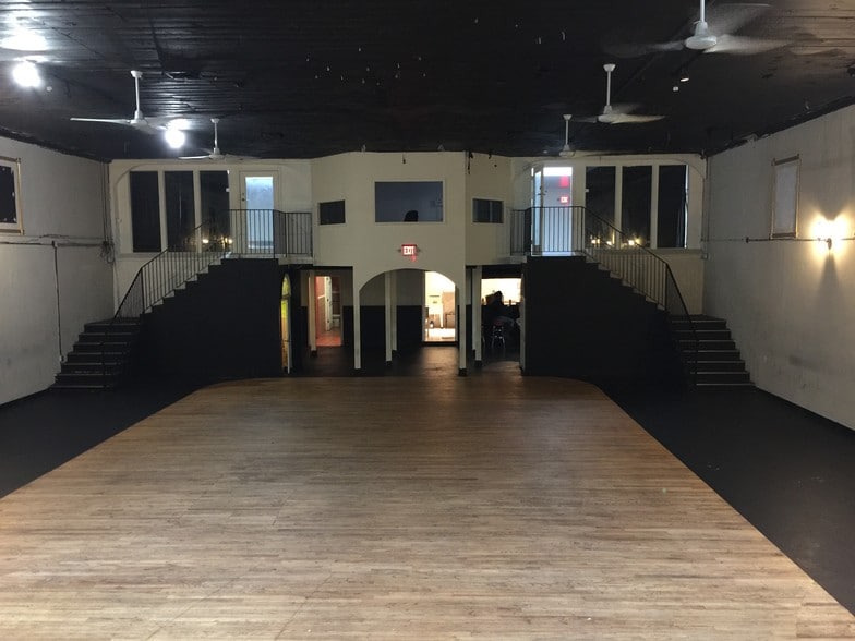 More Photos Of 840 Ralph David Abernathy Blvd SW, Atlanta Storefront For Lease