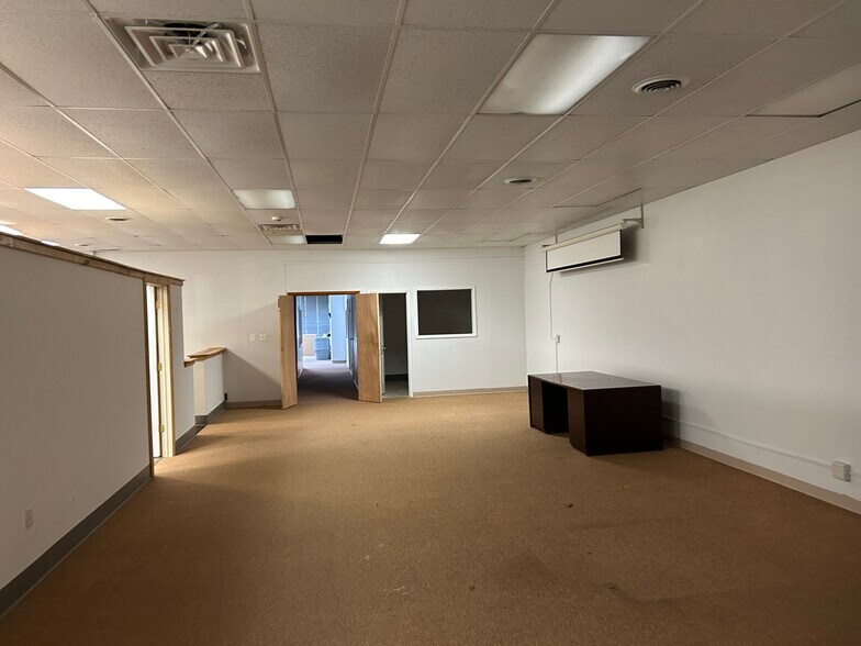 More Photos Of 277 N Winton Rd, Rochester General Retail For Sale