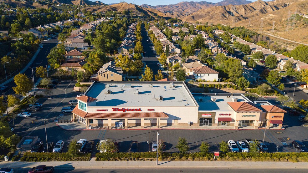 More Photos Of 28410-28460 Haskell Canyon Rd, Santa Clarita Storefront For Sale
