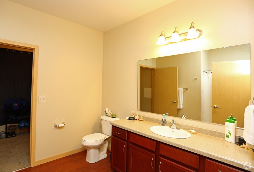 More Photos Of 401 N Washington St, Green Bay Apartments For Lease