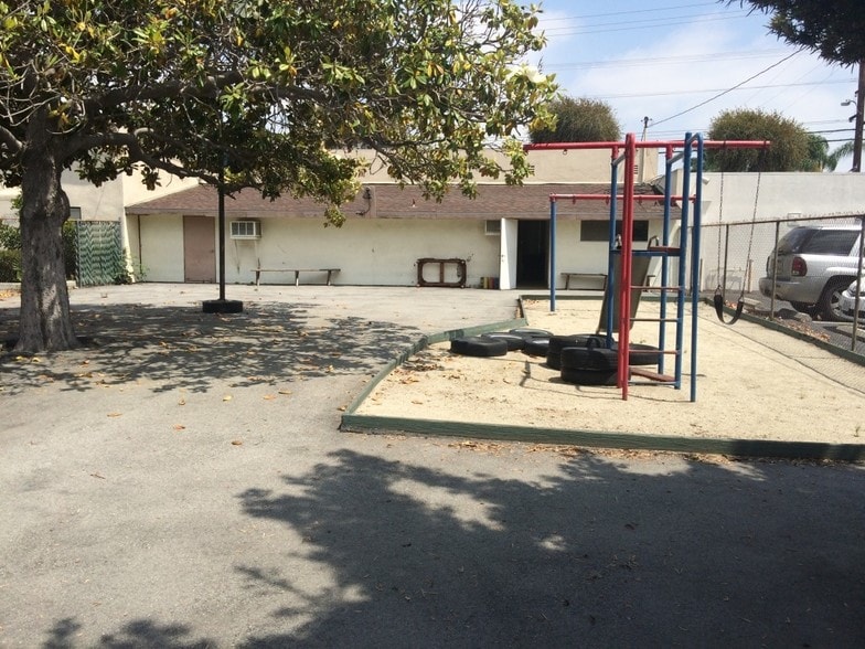 More Photos Of 12065 Paramount Blvd, Downey Storefront For Lease