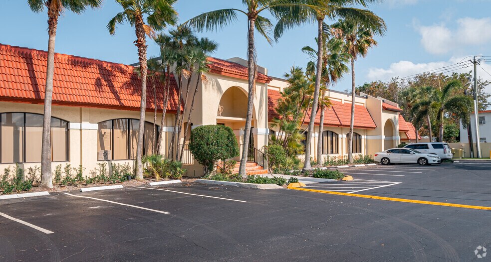 Primary Photo Of 1700 N Dixie Hwy, Boca Raton Office For Lease