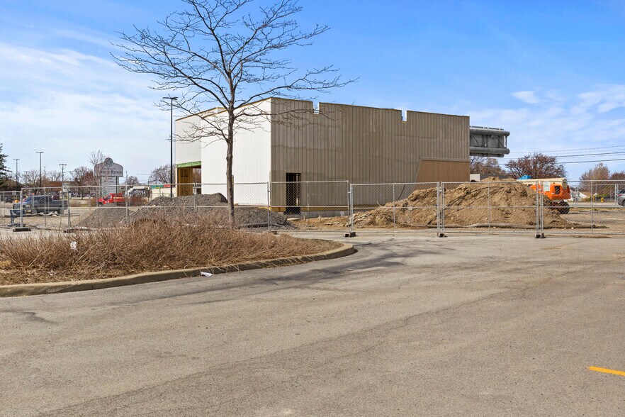 More Photos Of 2167 W Ridge Rd, Rochester Fast Food For Sale