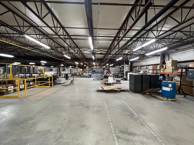 More Photos Of 4447 E Park 30 Dr, Columbia City Manufacturing For Sale